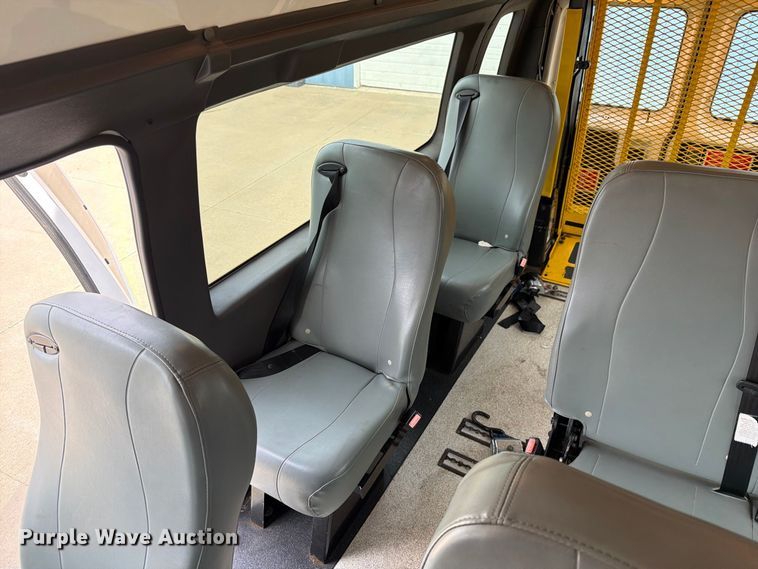 image for item FM6543 2010 Ford E350 handicap accessible van