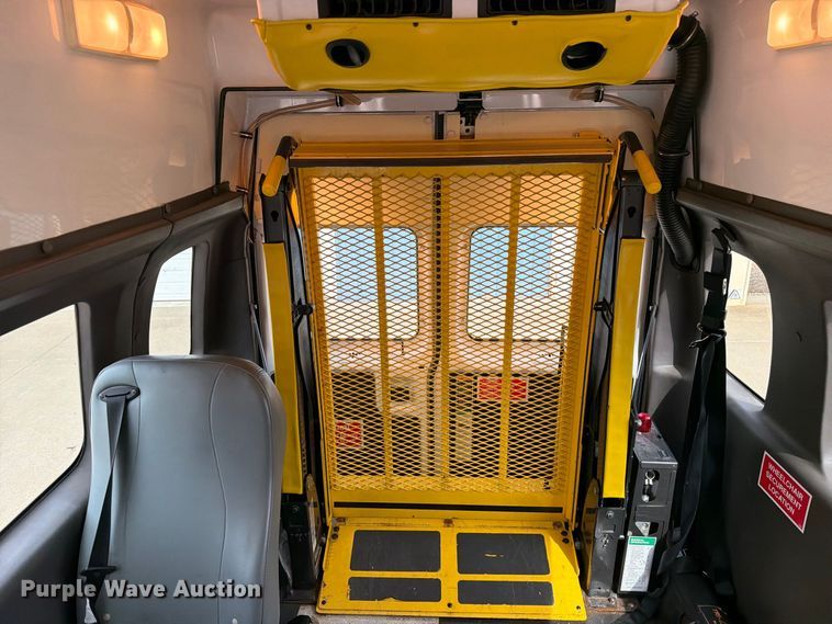 image for item FM6543 2010 Ford E350 handicap accessible van