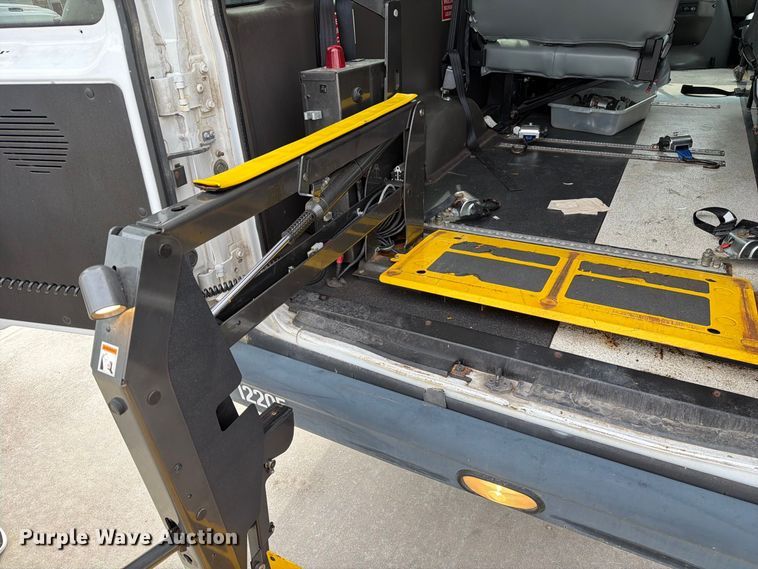image for item FM6543 2010 Ford E350 handicap accessible van