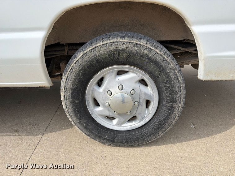 image for item FM6543 2010 Ford E350 handicap accessible van