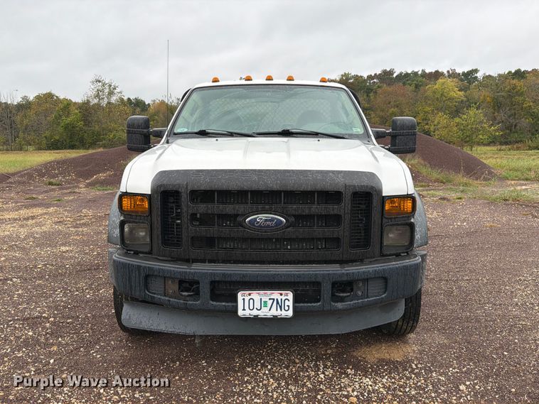 image for item FM6546 2008 Ford F550 Super Duty XL flatbed truck