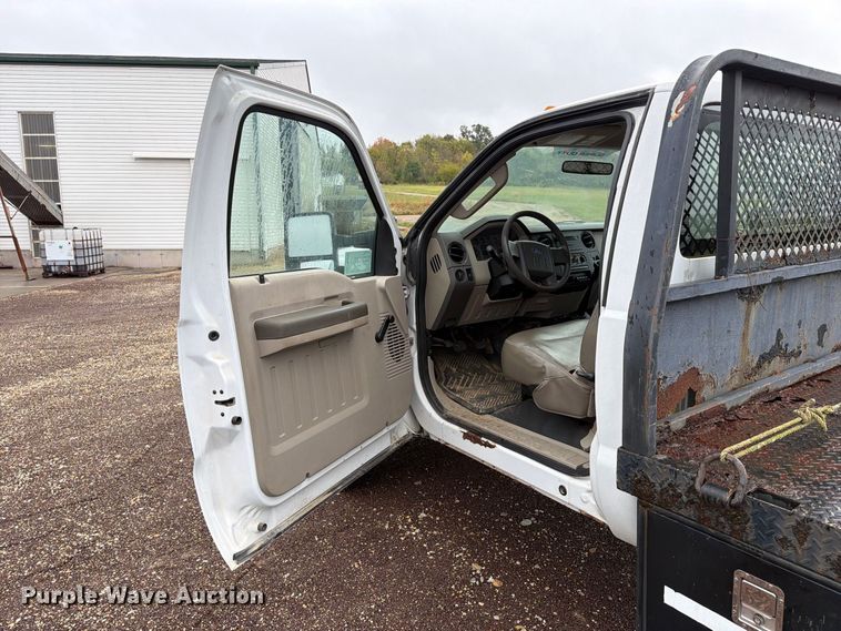 image for item FM6546 2008 Ford F550 Super Duty XL flatbed truck