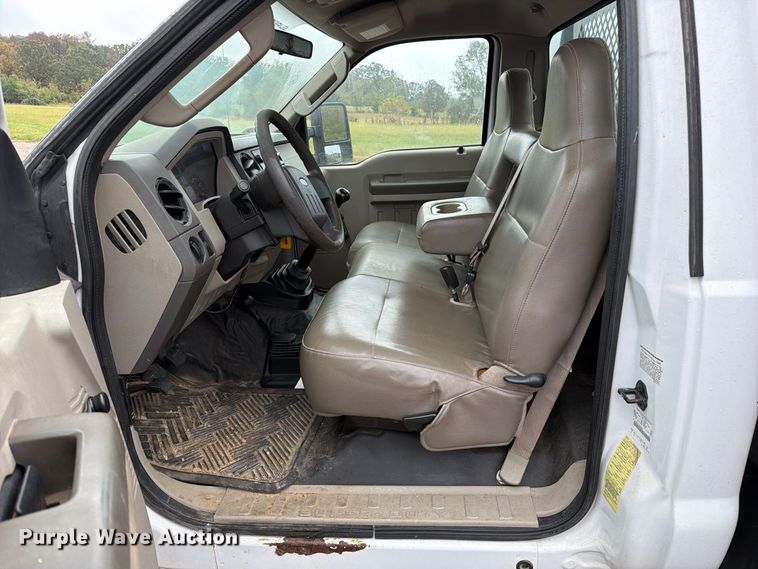 image for item FM6546 2008 Ford F550 Super Duty XL flatbed truck