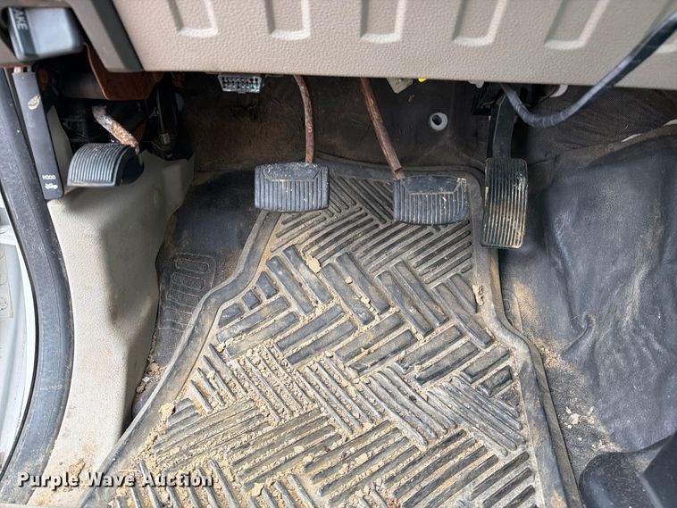 image for item FM6546 2008 Ford F550 Super Duty XL flatbed truck