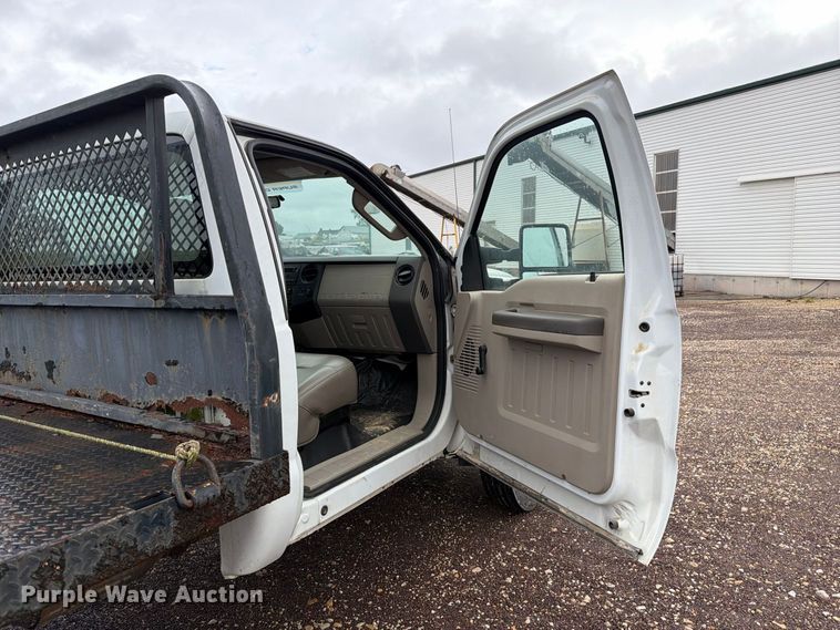 image for item FM6546 2008 Ford F550 Super Duty XL flatbed truck