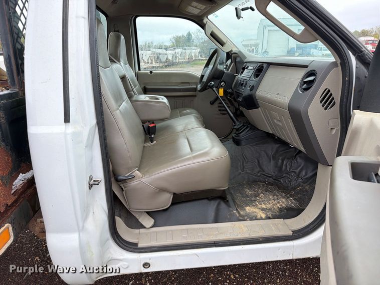 image for item FM6546 2008 Ford F550 Super Duty XL flatbed truck