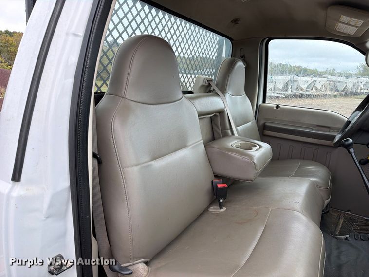 image for item FM6546 2008 Ford F550 Super Duty XL flatbed truck
