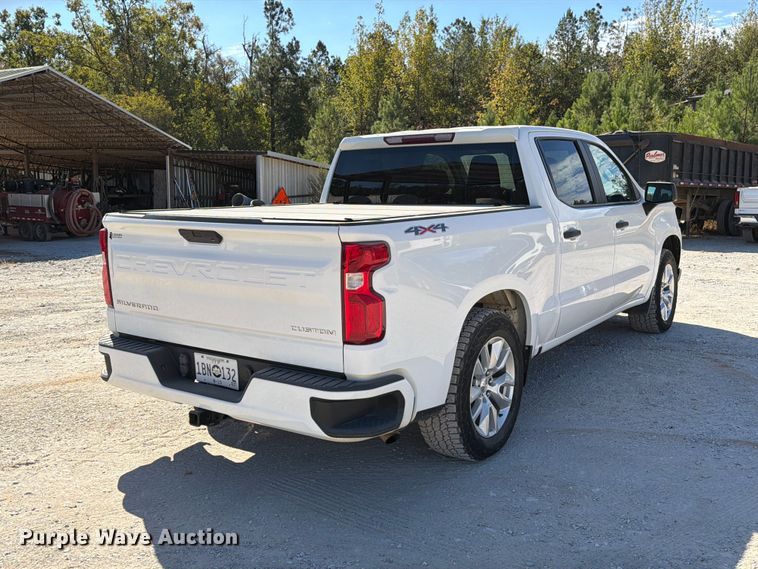 image for item FM6570 2022 Chevrolet Silverado 1500 Crew Cab pickup truck