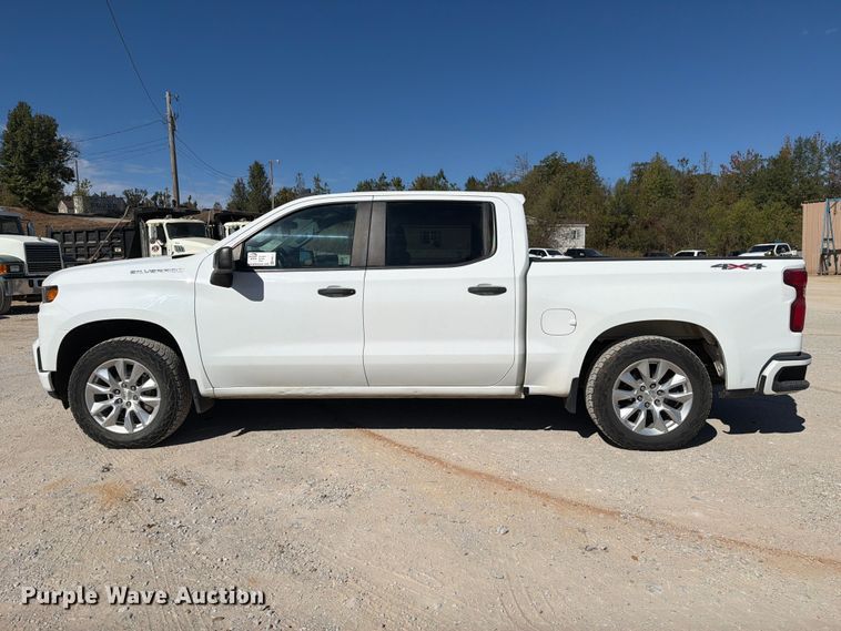 image for item FM6570 2022 Chevrolet Silverado 1500 Crew Cab pickup truck