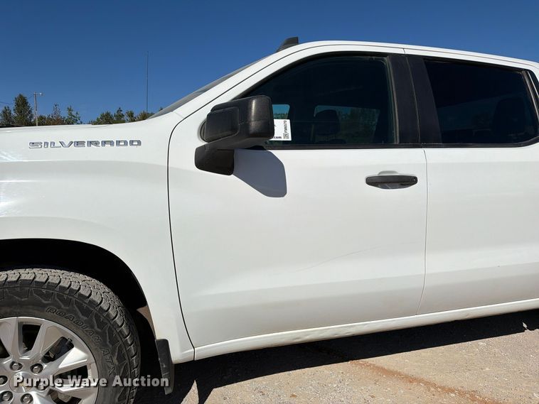 image for item FM6570 2022 Chevrolet Silverado 1500 Crew Cab pickup truck
