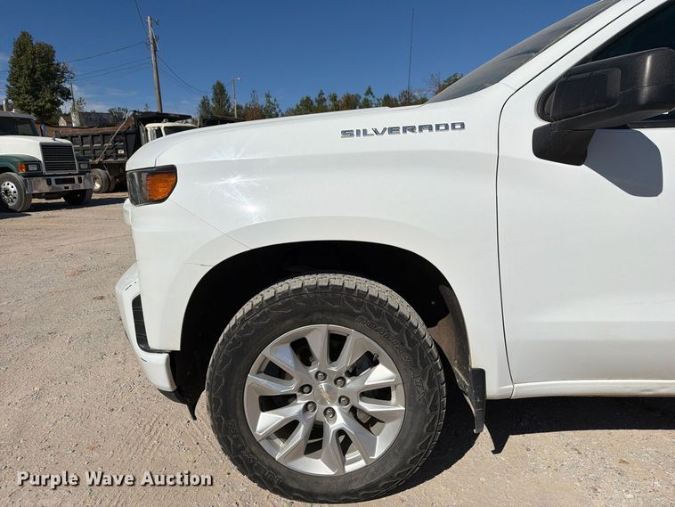 image for item FM6570 2022 Chevrolet Silverado 1500 Crew Cab pickup truck