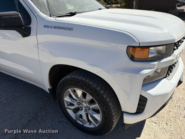 image for item FM6570 2022 Chevrolet Silverado 1500 Crew Cab pickup truck