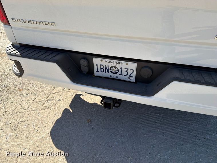 image for item FM6570 2022 Chevrolet Silverado 1500 Crew Cab pickup truck