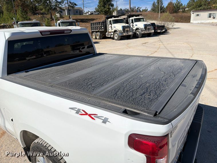 image for item FM6570 2022 Chevrolet Silverado 1500 Crew Cab pickup truck