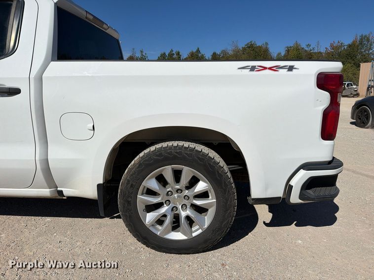 image for item FM6570 2022 Chevrolet Silverado 1500 Crew Cab pickup truck