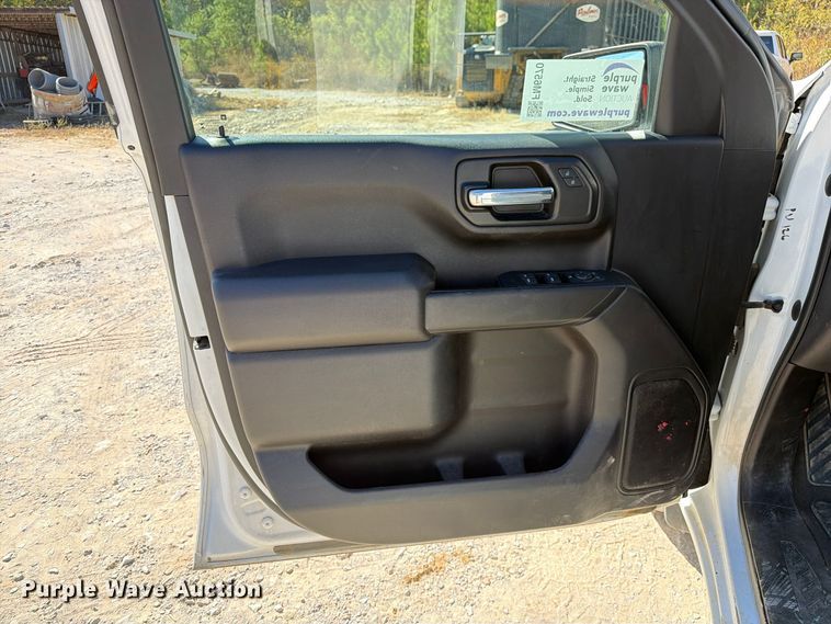 image for item FM6570 2022 Chevrolet Silverado 1500 Crew Cab pickup truck