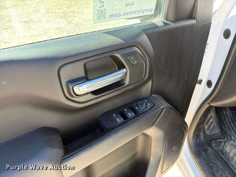 image for item FM6570 2022 Chevrolet Silverado 1500 Crew Cab pickup truck