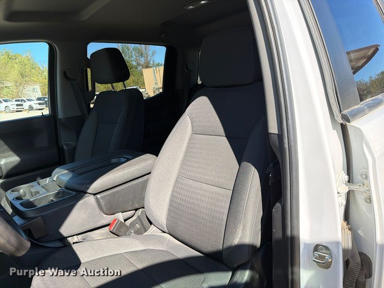 image for item FM6570 2022 Chevrolet Silverado 1500 Crew Cab pickup truck