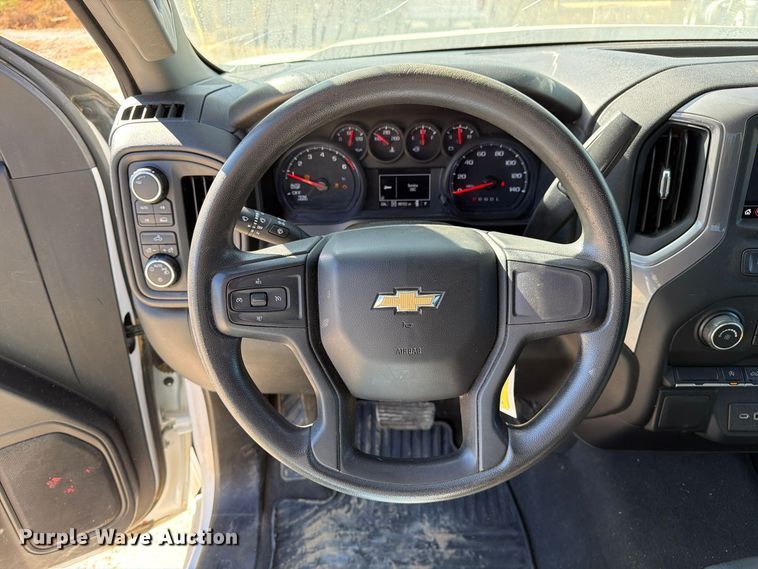 image for item FM6570 2022 Chevrolet Silverado 1500 Crew Cab pickup truck