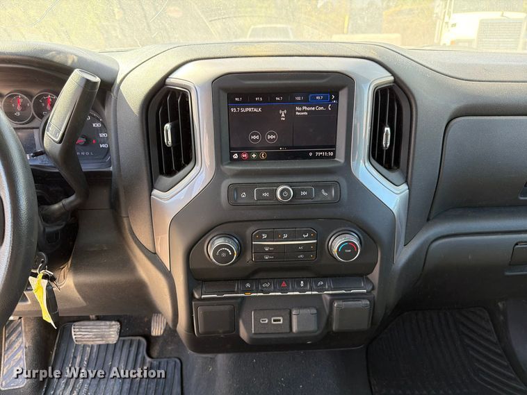 image for item FM6570 2022 Chevrolet Silverado 1500 Crew Cab pickup truck