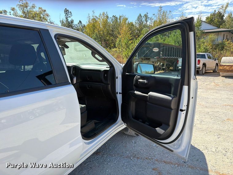 image for item FM6570 2022 Chevrolet Silverado 1500 Crew Cab pickup truck