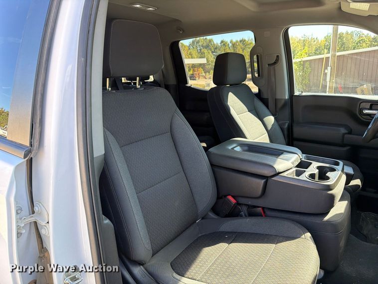 image for item FM6570 2022 Chevrolet Silverado 1500 Crew Cab pickup truck