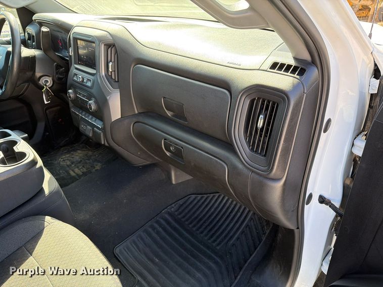 image for item FM6570 2022 Chevrolet Silverado 1500 Crew Cab pickup truck