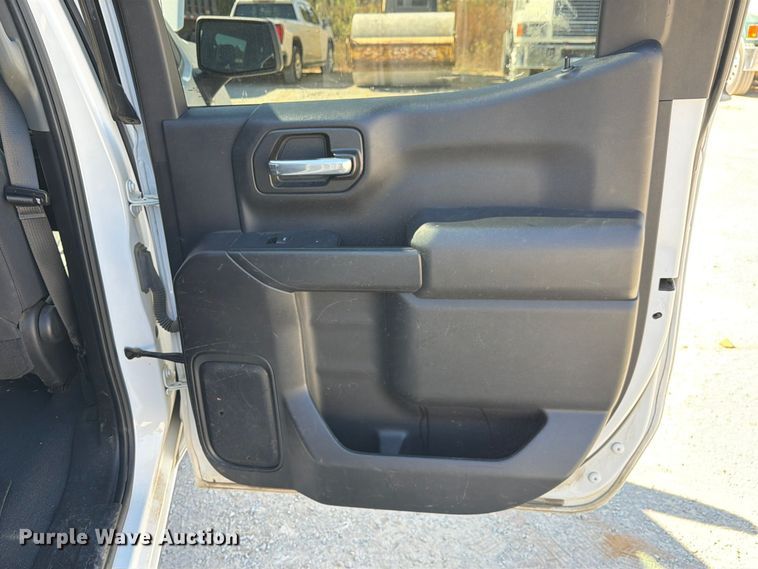 image for item FM6570 2022 Chevrolet Silverado 1500 Crew Cab pickup truck