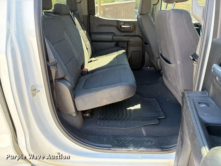 image for item FM6570 2022 Chevrolet Silverado 1500 Crew Cab pickup truck