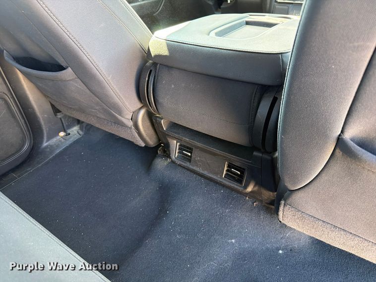 image for item FM6570 2022 Chevrolet Silverado 1500 Crew Cab pickup truck