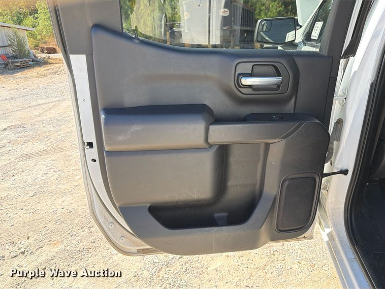 image for item FM6570 2022 Chevrolet Silverado 1500 Crew Cab pickup truck