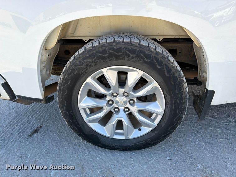image for item FM6570 2022 Chevrolet Silverado 1500 Crew Cab pickup truck