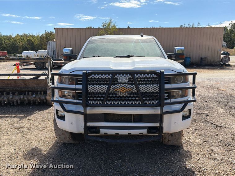 image for item FM6573 2016 Chevrolet Silverado 2500HD Crew Cab pickup truck