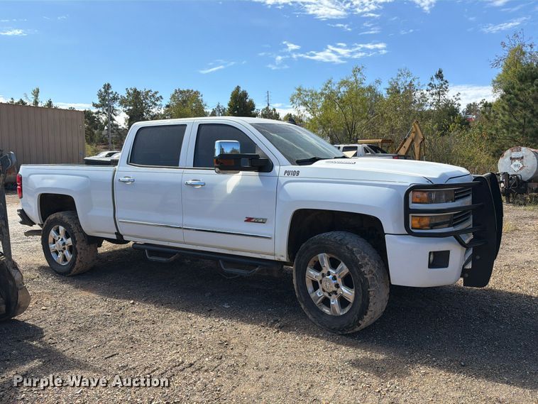 image for item FM6573 2016 Chevrolet Silverado 2500HD Crew Cab pickup truck
