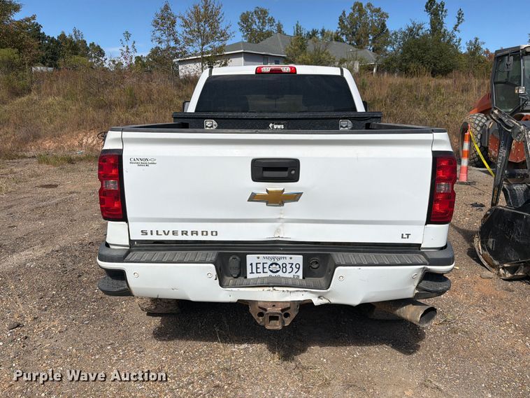 image for item FM6573 2016 Chevrolet Silverado 2500HD Crew Cab pickup truck