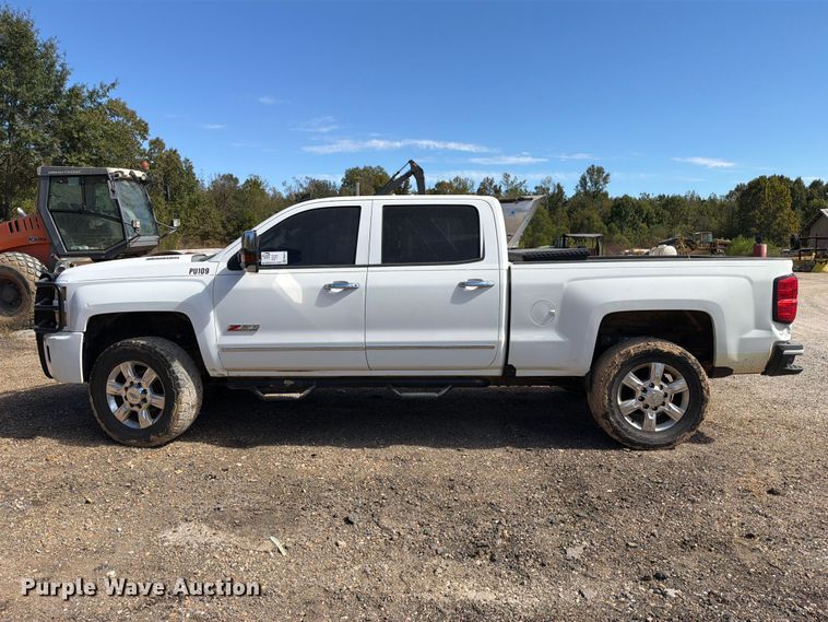 image for item FM6573 2016 Chevrolet Silverado 2500HD Crew Cab pickup truck