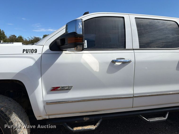 image for item FM6573 2016 Chevrolet Silverado 2500HD Crew Cab pickup truck