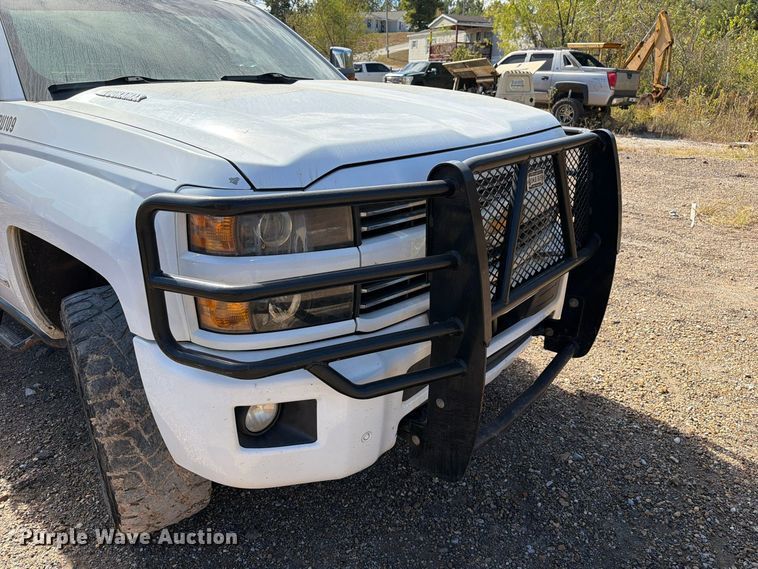 image for item FM6573 2016 Chevrolet Silverado 2500HD Crew Cab pickup truck