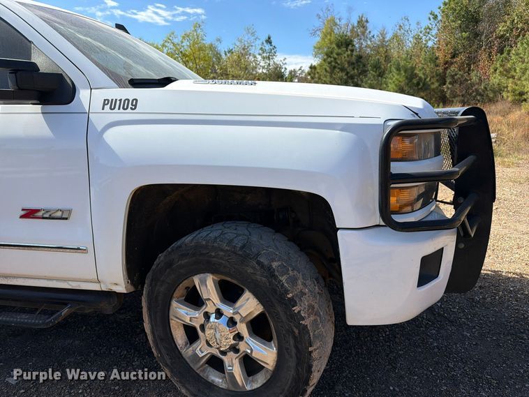 image for item FM6573 2016 Chevrolet Silverado 2500HD Crew Cab pickup truck