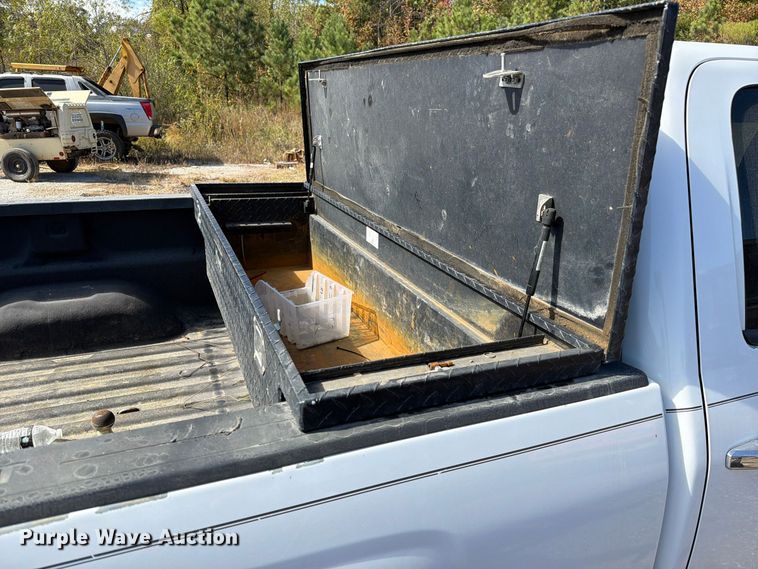 image for item FM6573 2016 Chevrolet Silverado 2500HD Crew Cab pickup truck