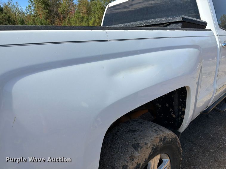 image for item FM6573 2016 Chevrolet Silverado 2500HD Crew Cab pickup truck