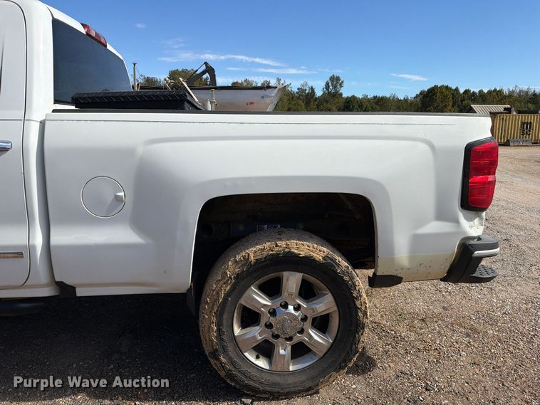image for item FM6573 2016 Chevrolet Silverado 2500HD Crew Cab pickup truck