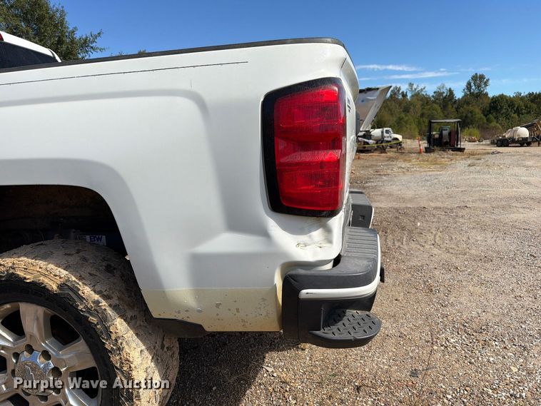 image for item FM6573 2016 Chevrolet Silverado 2500HD Crew Cab pickup truck