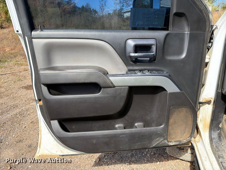 image for item FM6573 2016 Chevrolet Silverado 2500HD Crew Cab pickup truck