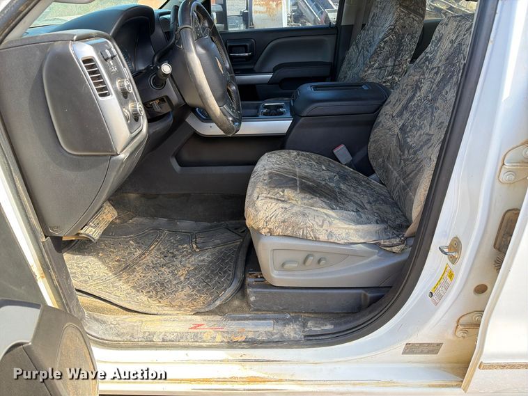 image for item FM6573 2016 Chevrolet Silverado 2500HD Crew Cab pickup truck