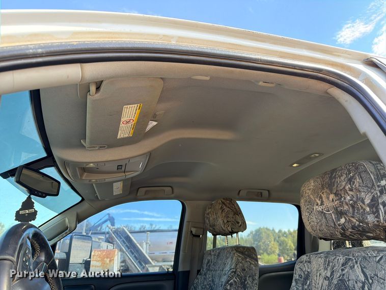 image for item FM6573 2016 Chevrolet Silverado 2500HD Crew Cab pickup truck