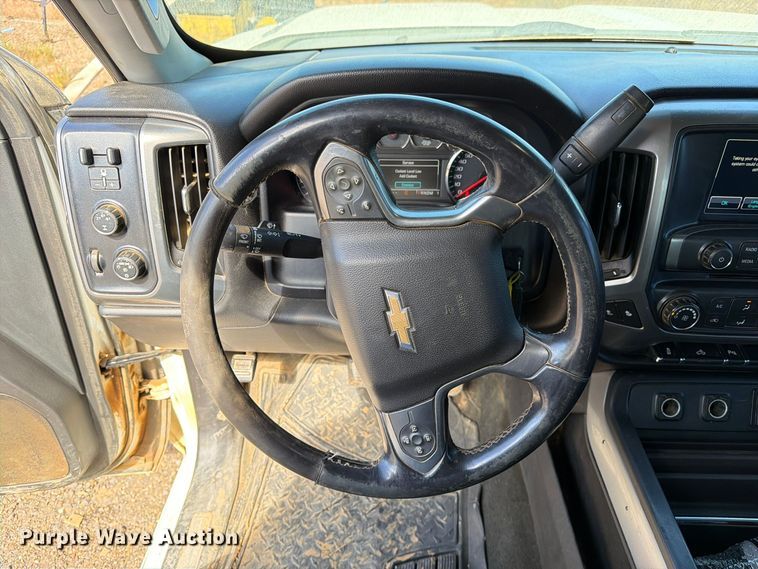image for item FM6573 2016 Chevrolet Silverado 2500HD Crew Cab pickup truck