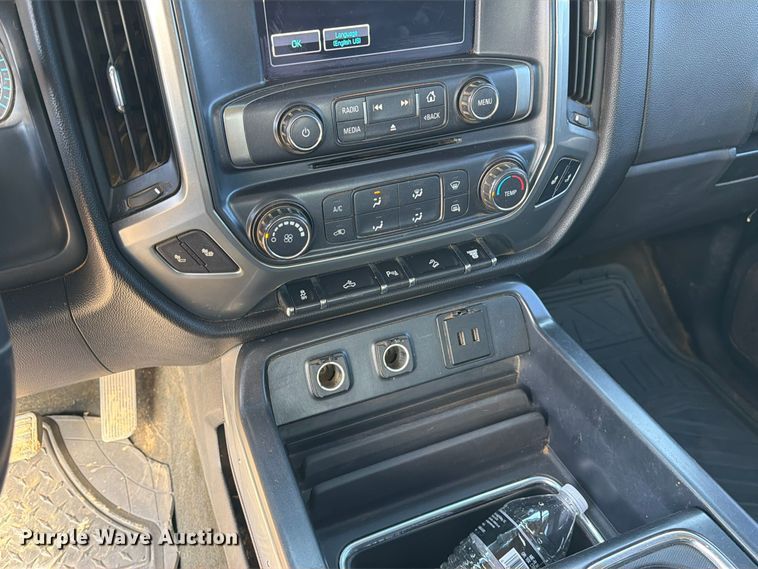 image for item FM6573 2016 Chevrolet Silverado 2500HD Crew Cab pickup truck