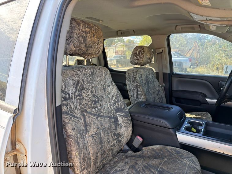 image for item FM6573 2016 Chevrolet Silverado 2500HD Crew Cab pickup truck