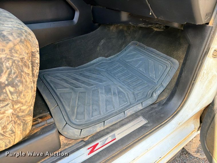 image for item FM6573 2016 Chevrolet Silverado 2500HD Crew Cab pickup truck